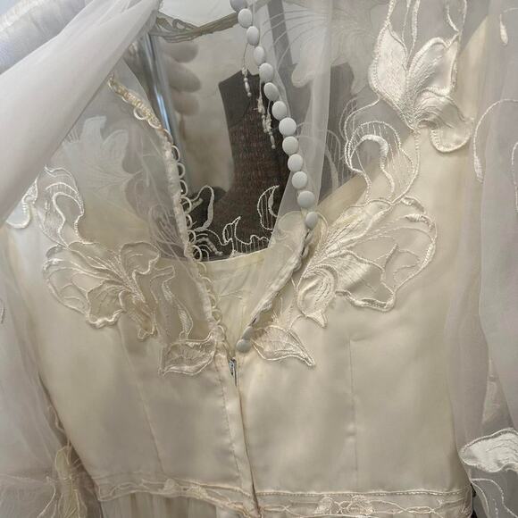 Women's Small Gown Cream Chiffon 1970s Edwardian 1900s A-Line Bridal Gown - Picture 5 of 6